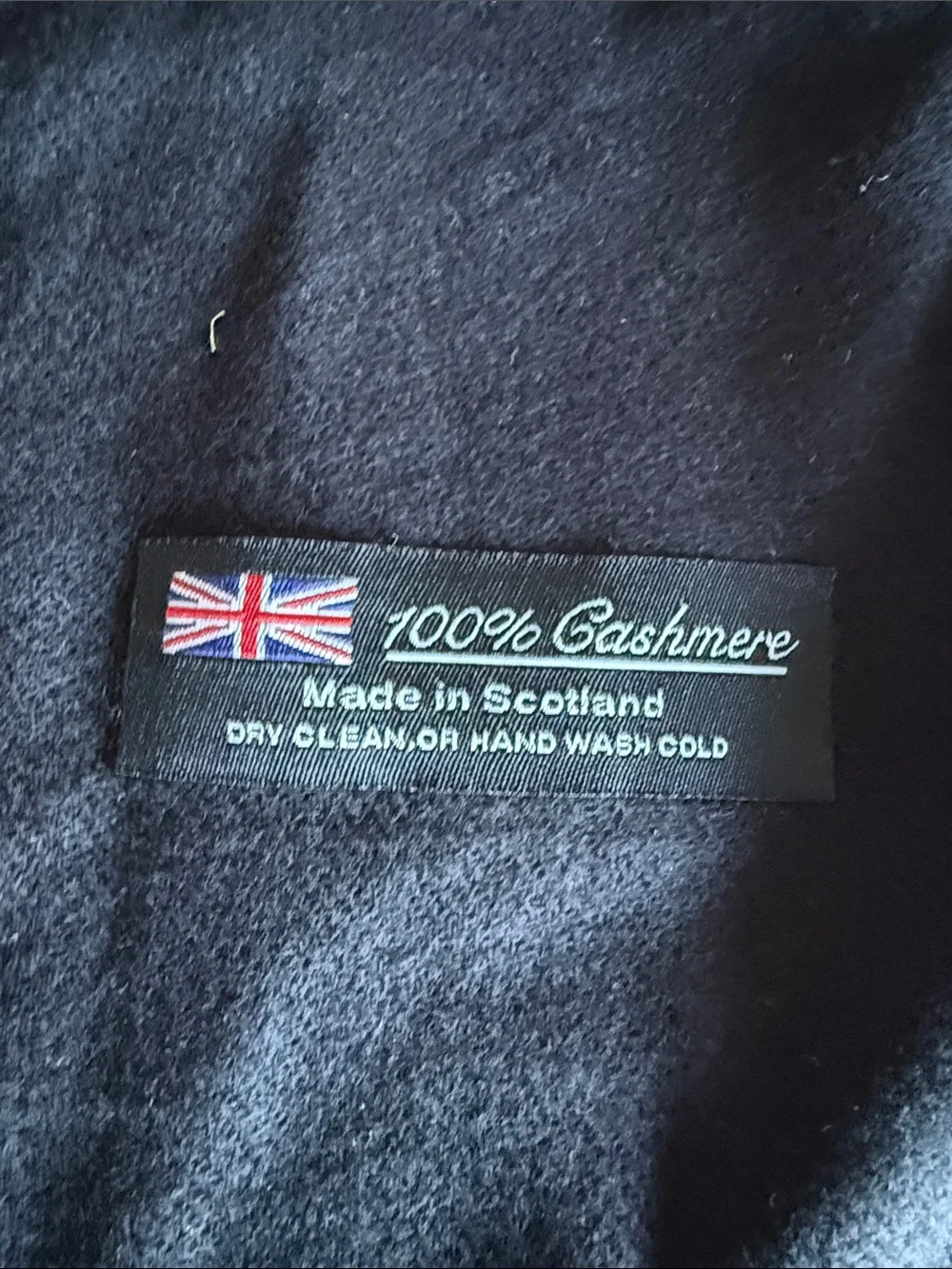 100% Cashmere Made in Scotland Scarf Black